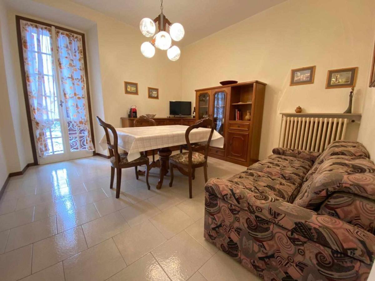 Casa Vacanza Amelia Apartment Bosisio Parini Luaran gambar